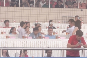 记者:U23国足主帅安东尼奥现场观战重庆铜梁龙vs浙江