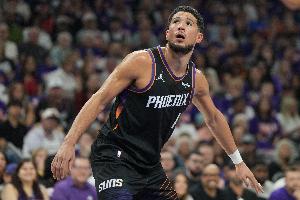 还剩4年2.5亿!莱格勒:布克不是最糟合同之一 他没得到足够支持