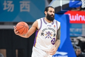 媒体人:北控已与小外援格兰特·里勒完成续约 大外援也已确定