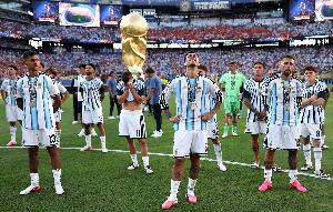 天空:FIFA准备调查阿根廷队赛后行为,涉及帕雷德斯、莫利纳等人