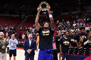 差俩月24岁!伦德博格当选夏联MVP 勇士11号签刮出适配大龄秀?