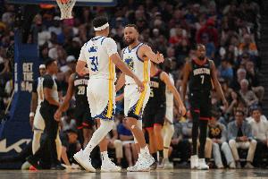 赛斯·库里:在NBA角色球员必须得让球星们喜欢你 我爸深谙其道