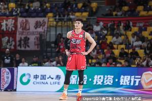 媒体人:李祥波出身于NBL联赛如今以国手之姿重返NBL也算一段佳话