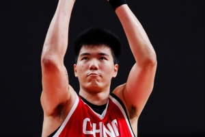 内线这效率不太行!焦泊乔7中2&三分3中0拿4分4板1帽