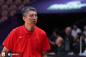记者:裁判尺度松一些 模拟西亚客场吹罚 对中国男篮更有锻炼价值