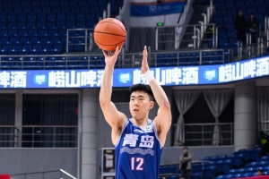 媒体人:青岛男篮给了段昂君假期 让他能够在美国完整训练一个月