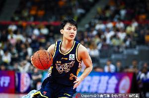 广东男篮成功注册7名球员:徐杰的B类合同还剩最后一年