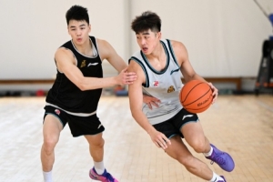 广厦男篮夏训进行时!备战青岛夏季联赛