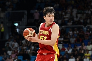 上篮准绝杀!媒体人:恭喜中国男篮 一战奠定瀚森在国家队地位了