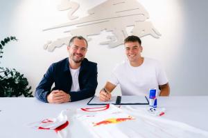 官方:莱比锡签下切尔西前锋吉乌,转会费1600万欧+二转