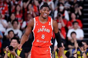 真降维打击了!八村塁2场世预赛场均29.5分 投篮72.3%三分75%