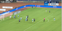3分钟2球!李昊两次扑救脱手,贝维斯补射双响 三镇2-1反超西海岸
