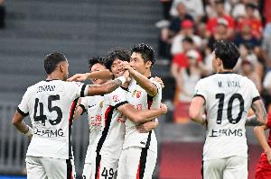足球报:海港亚冠13场不胜压力不小,7外援齐备展现改变决心