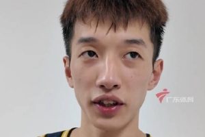 杨溢:教练亚科夫列维奇才来大伙还在适应 会全力配合去完善体系