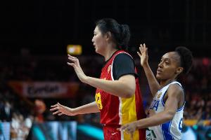 高度压制!张子宇替补9分钟6中5高效贡献13分 罚球4中3