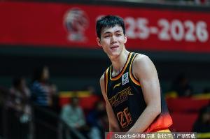 状态出色!庞峥麟半场10中5拿下13分1篮板2助攻